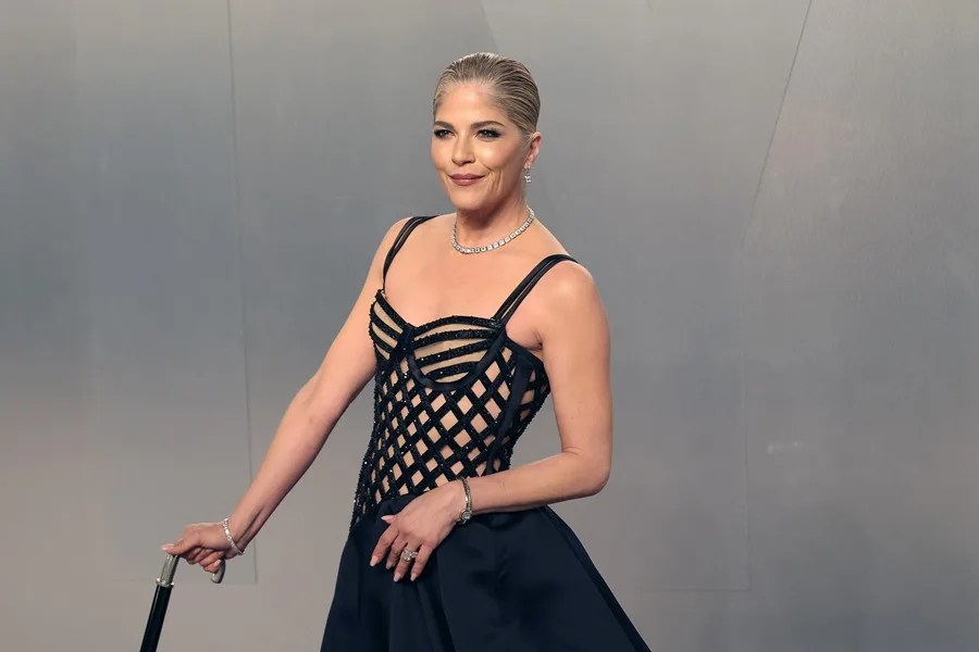 Selma Blair sufrió un episodio médico en un vuelo pero no pretendía herir a nadie, dice su portavoz