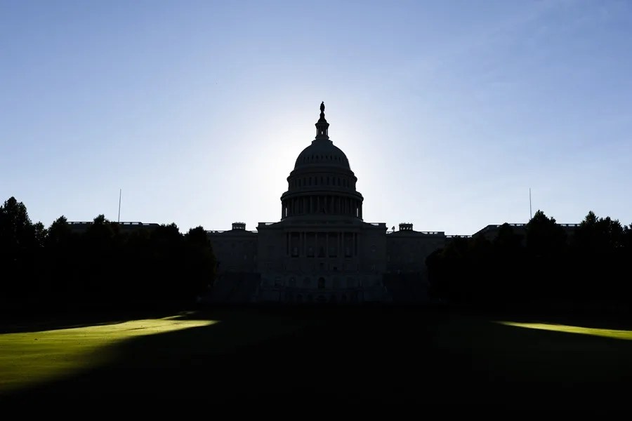 Trump se juega el control republicano del Senado el 3 de noviembre en diez estados de EE.UU.