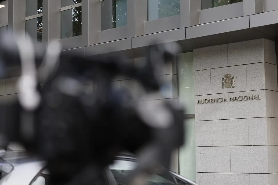 Fachada de la Audiencia Nacional que investiga la entrada masiva irregular en la ciudad autónoma el pasado 30 de julio. EFE/ Mariscal