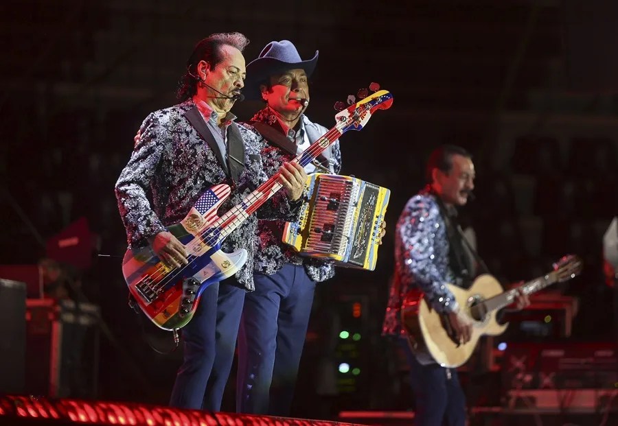 Los Tigres del Norte se estrenan en Tiny Desk, pero NPR causa polémica por cortar un mensaje sobre ataques a los latinos
