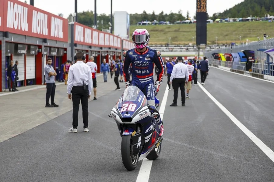 Izan Guevara suma su segunda victoria consecutiva al ganar el Gran Premio de Japón de Moto2
