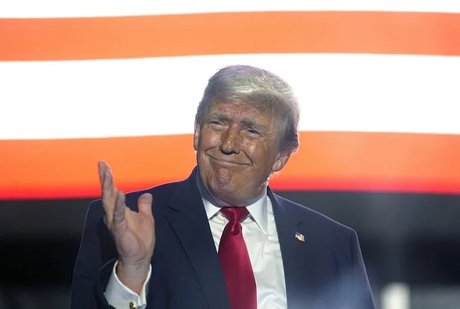 Trump insiste en dar 5.000 dólares por adulto si los republicanos ganan las elecciones legislativas