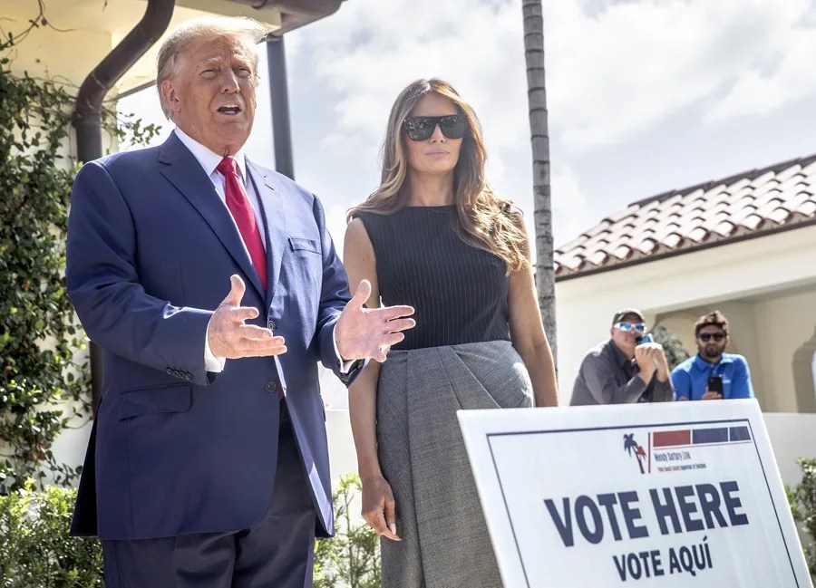 Trump y la primera dama votan de manera anticipada en Palm Beach para las elecciones