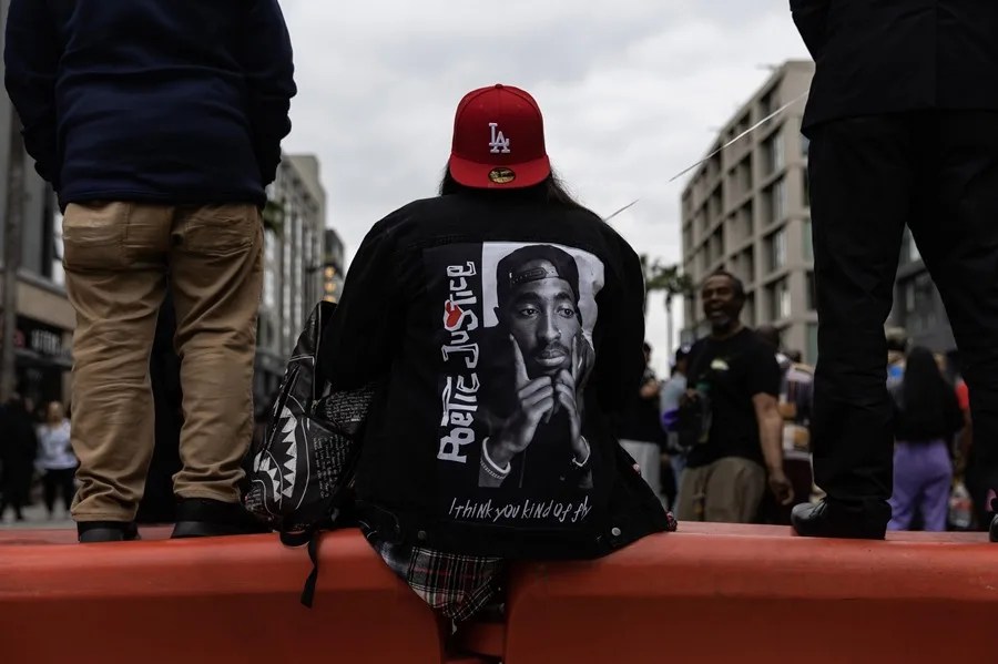 Condenan a exlíder pandillero a entre 40 años y cadena perpetua por el asesinato de Tupac Shakur
