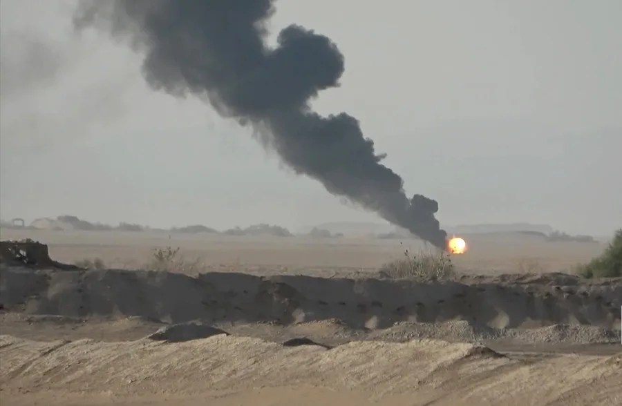 Los rebeldes hutíes atacan un campamento militar en Yemen