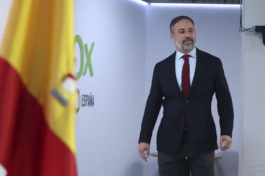 El líder de VOX, Santiago Abascal, ofrece una rueda de prensa tras la reunión del Comité de Acción Política del partido, este lunes, en Madrid.