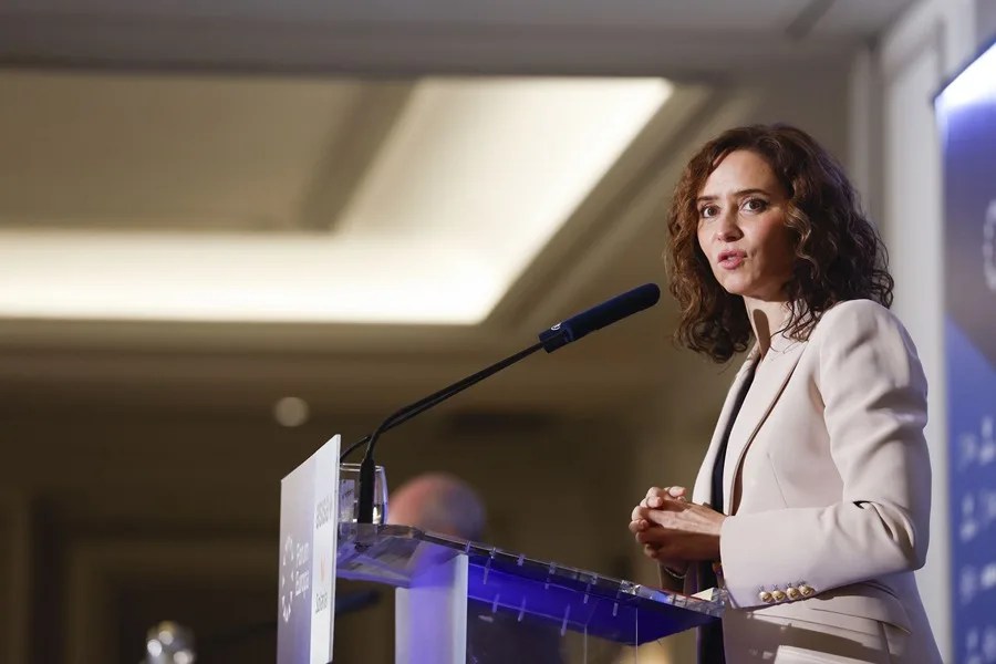 La presidenta madrileña, Isabel Díaz Ayuso, en un desayuno informativo organizado por Nueva Economía Fórum.