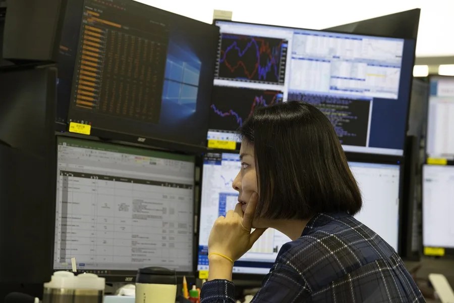 El Kospi surcoreano cae más de un 4 % en la apertura, lastrado por las tecnológicas