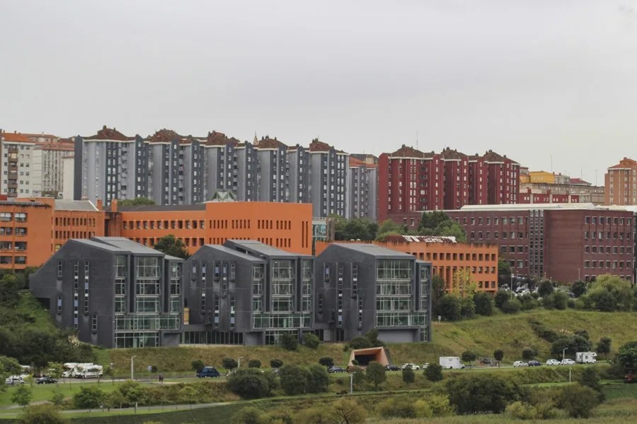 En la imagen, el campus universitario de la universidad de Cantabria, este lunes en Santander. 
