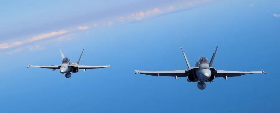 Imagen de archivo de dos aviones de combate.