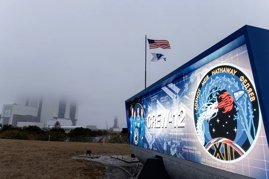 gráfico de la misión Crew-12 de la NASA e