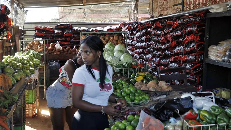 Cuba abre el primer mercado de abasto mayorista con ofertas estatales y de privados