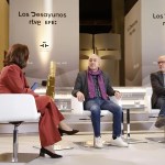 La directora de Economía de la Agencia EFE, Mamen Jiménez (i) deb ate con los secretarios generales de UGT, Pepe Álvarez (c) y CCOO, Unai Sordo (f)