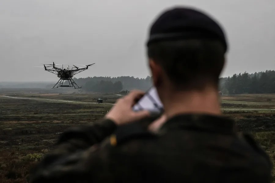 Imagen de archivo de pruebas con un dron militar