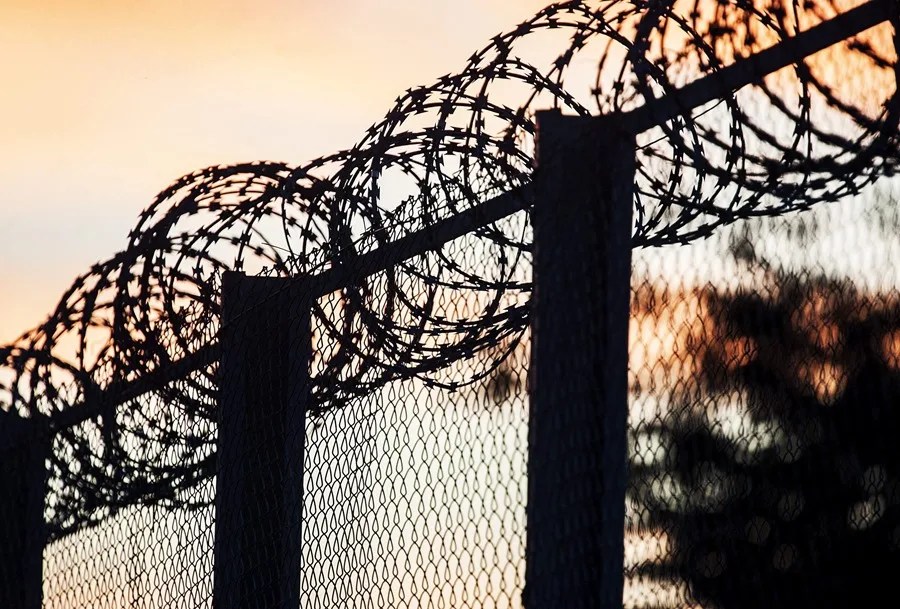 Un pederasta reincidente ha aceptado 20 años de prisión e inhabilitación por abusar de cinco niñas