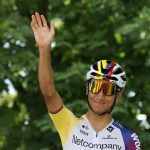 Egan Bernal dice tener la intención de competir en 2027 ante rumores de que se retira