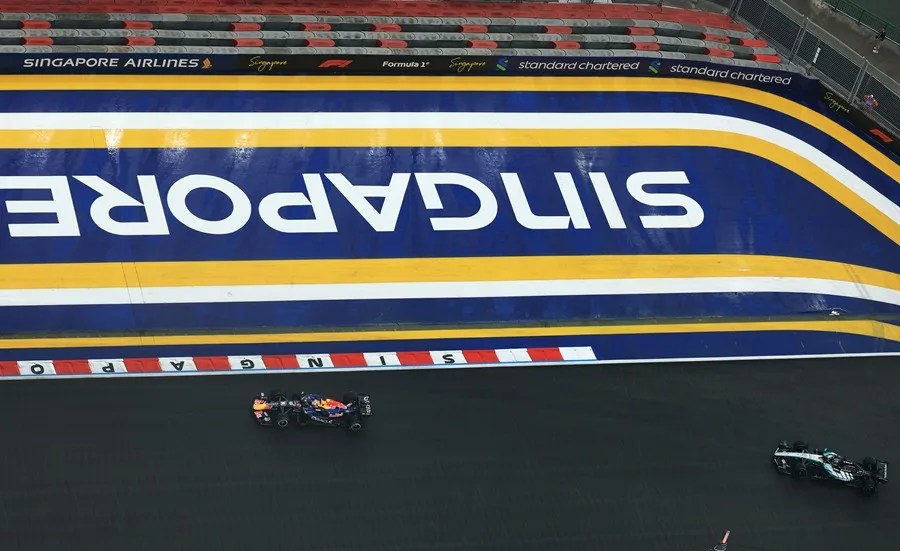 El piloto de Red Bull Max Verstappen, durante la prueba de hoy del Gran Premio de Singapur.