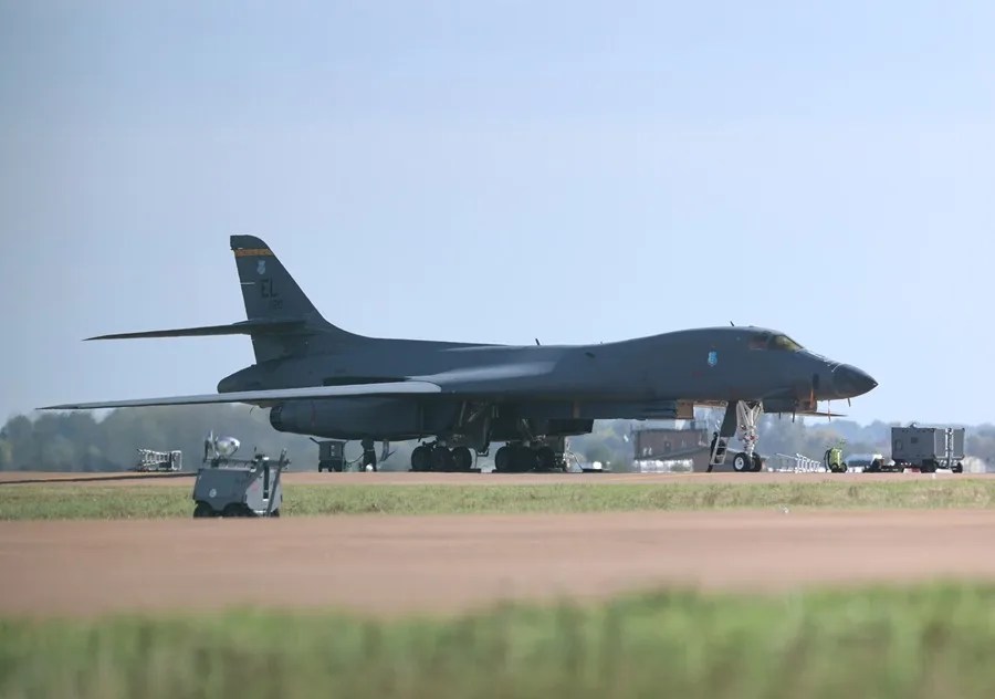 Un bombardero Lancer en la base de RAF Fairford en Gloucestershire, Reino Unido