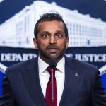 El director del FBI se compromete con una cantante de country