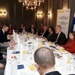 El rey Felipe VI ha mantenido este miércoles una reunión con empresarios finlandeses y españoles