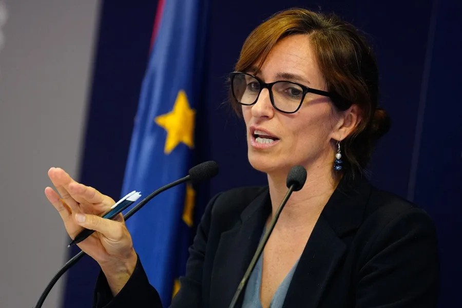 La ministra de Sanidad, Mónica García