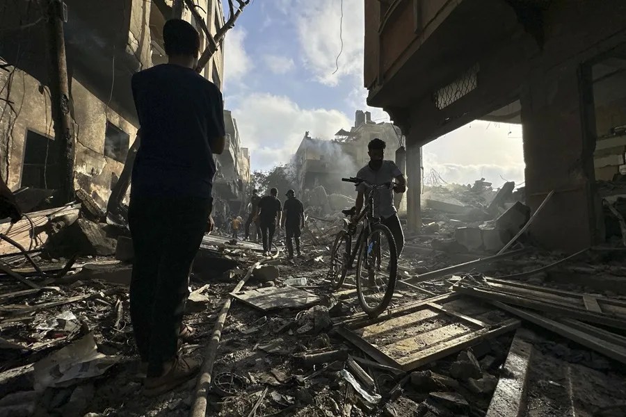 Una zona destruida tras una operación militar israelí en el campo de refugiados de Nuseirat