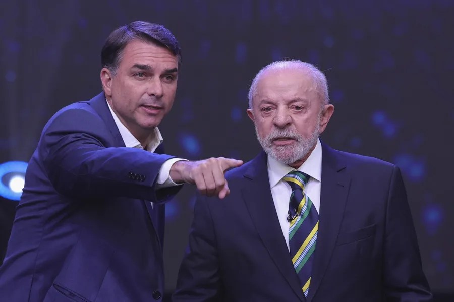 Lula y Bolsonaro empatan al 50 % de los votos en un sondeo a tres días de las elecciones