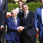 Lula defiende la "victoria de la democracia" en sus diálogos con Pedro Sánchez, Sheinbaum y Orsi