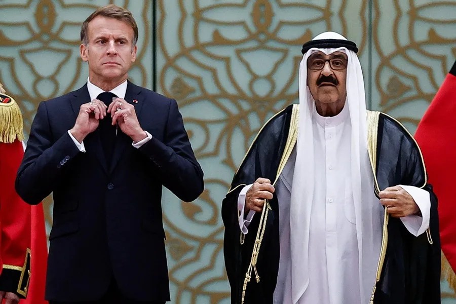 MACRON GIRA GOLFO PERSICO