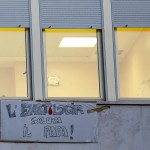 Una pancarta en honor al papa León XIV, exhibida por médicos del Departamento de Hematología del Hospital Universitario Agostino Gemelli