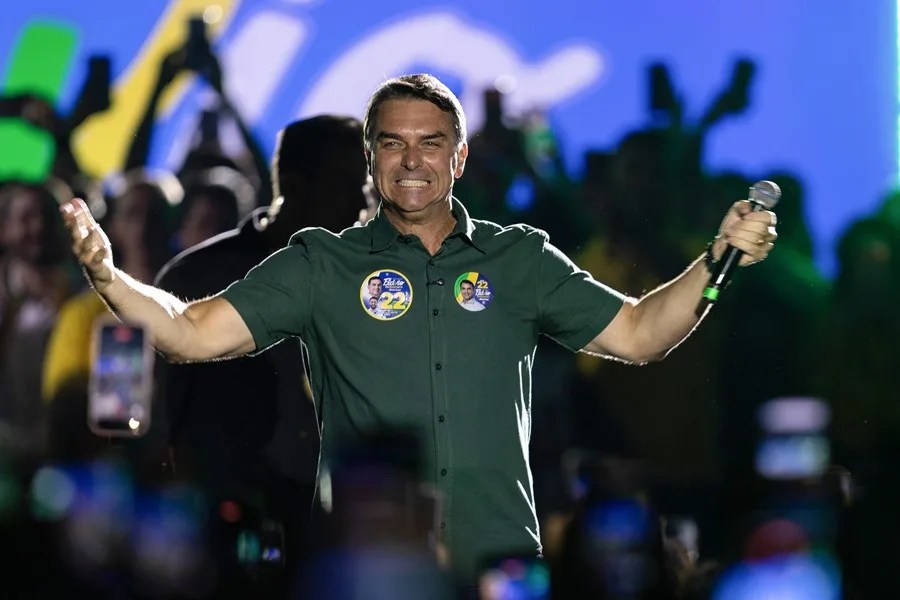 Flávio, el heredero de Jair Bolsonaro, roza el poder