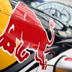 El español Diego Poncelet se ha convertido en el skater más rápido del mundo tras alcanzar los 151,83 km/h, estableciendo un nuevo título Guinness, al alcanzar la mayor velocidad sobre un monopatín.