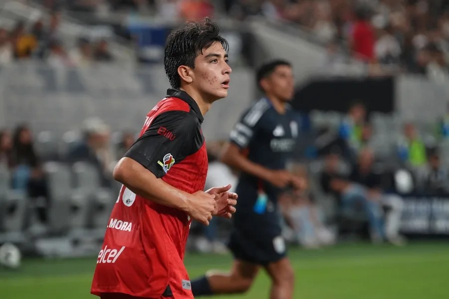 ¿Quién es Gilberto Mora, uno de los diez jugadores 'bendecidos' por Messi?