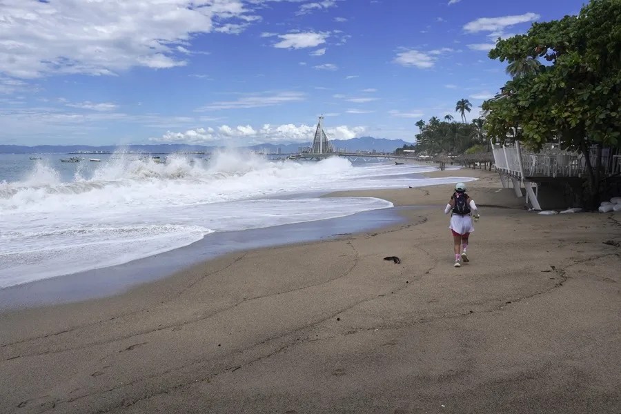 La tormenta tropical Rachel se acerca a costas mexicanas y deja lluvias en Baja California