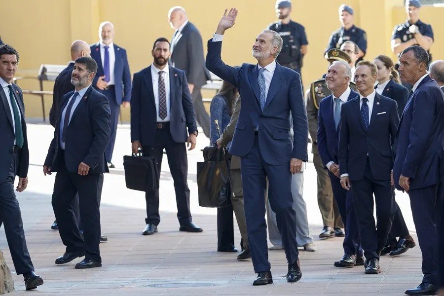 REYES VIAJAN MELILLA