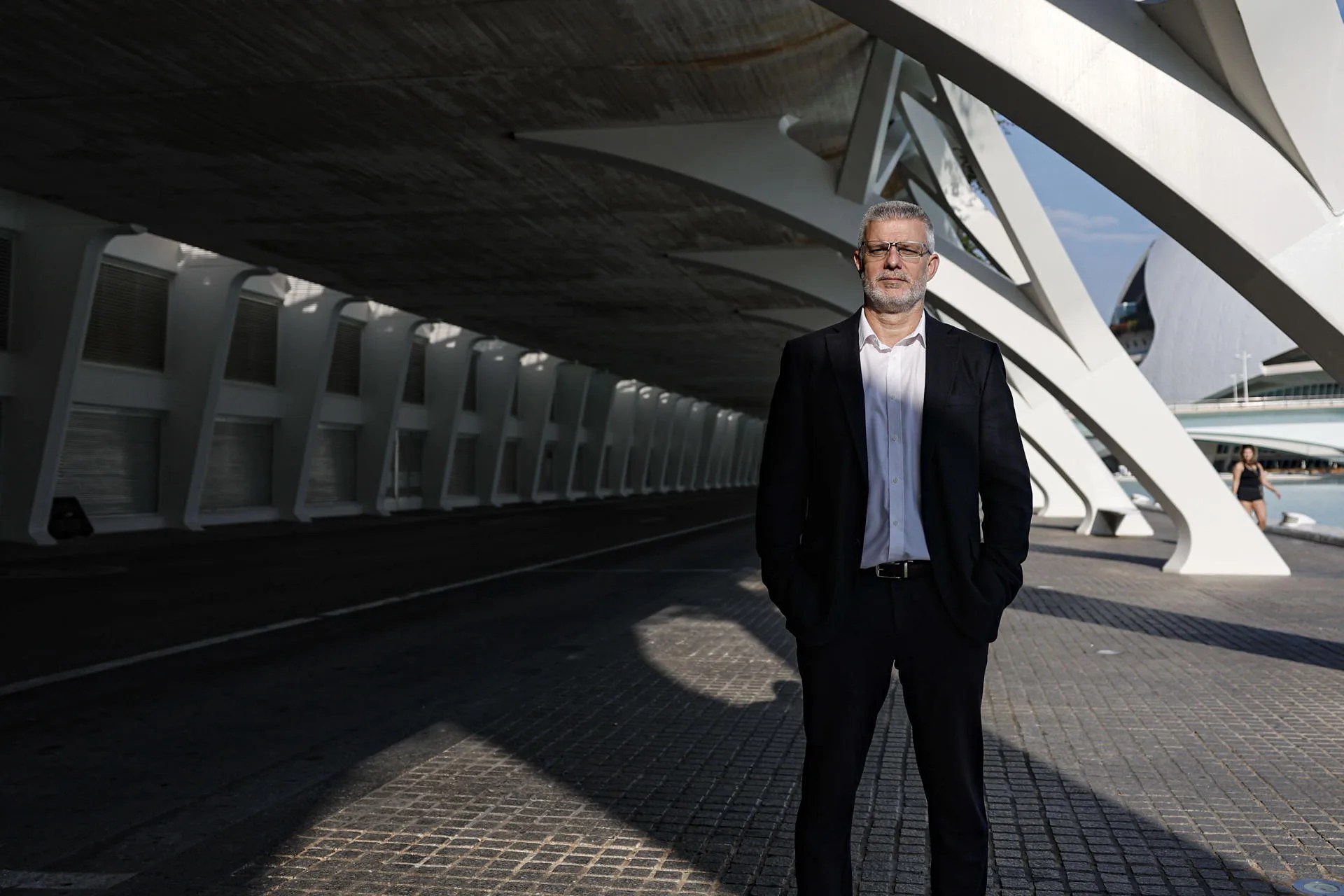 El presidente de Startup Valencia, Juan Luis Hortelano, durante la entrevista con EFE en la que ha explicado que la novena edición de VDS, que se celebrará en Valencia el 21 y 22 de octubre con 12.000 profesionales de más de 120 países, consolida a la ciudad "como puente tecnológico entre Europa, Latinoamérica y EE.UU". EFE/Manuel Bruque