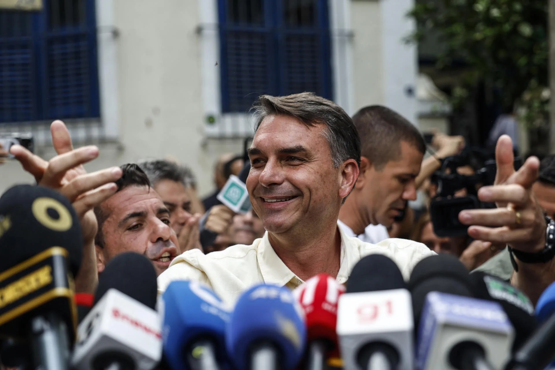 Brazilian presidential candidate Flavio Bolsonaro adresses to the media after casting their vote a poll station in Rio de Janeiro, Brazil on 04 October 2026. EFE/Antonio Lacerda