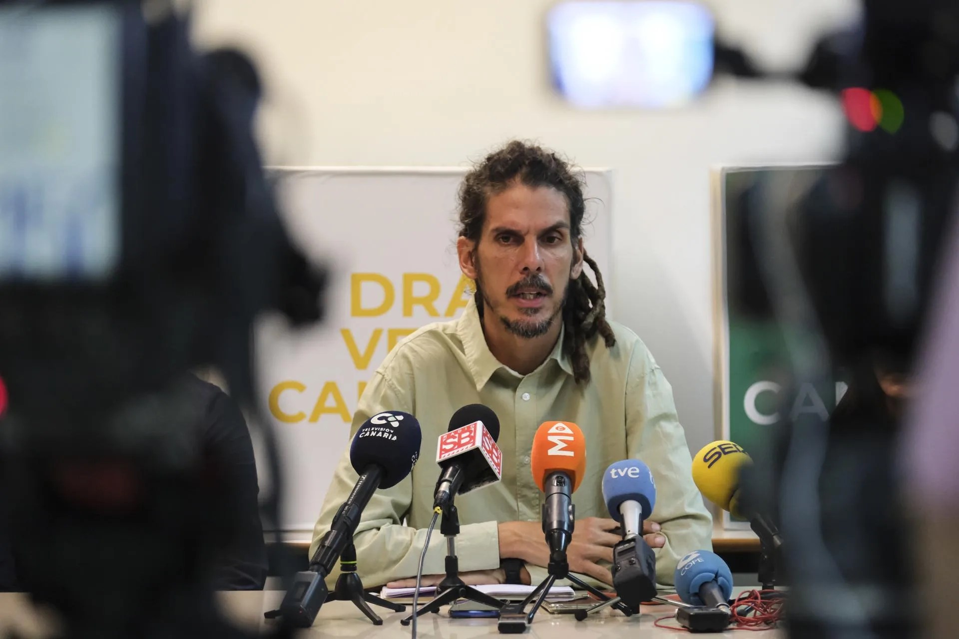 Imagen de archivo del dirigente de Drago Verdes Canarias, Alberto Rodríguez, que ha sido designado cabeza de lista de su partido por la provincia de Santa Cruz de Tenerife para las generales del 29 de noviembre. EFE/Alberto Valdés