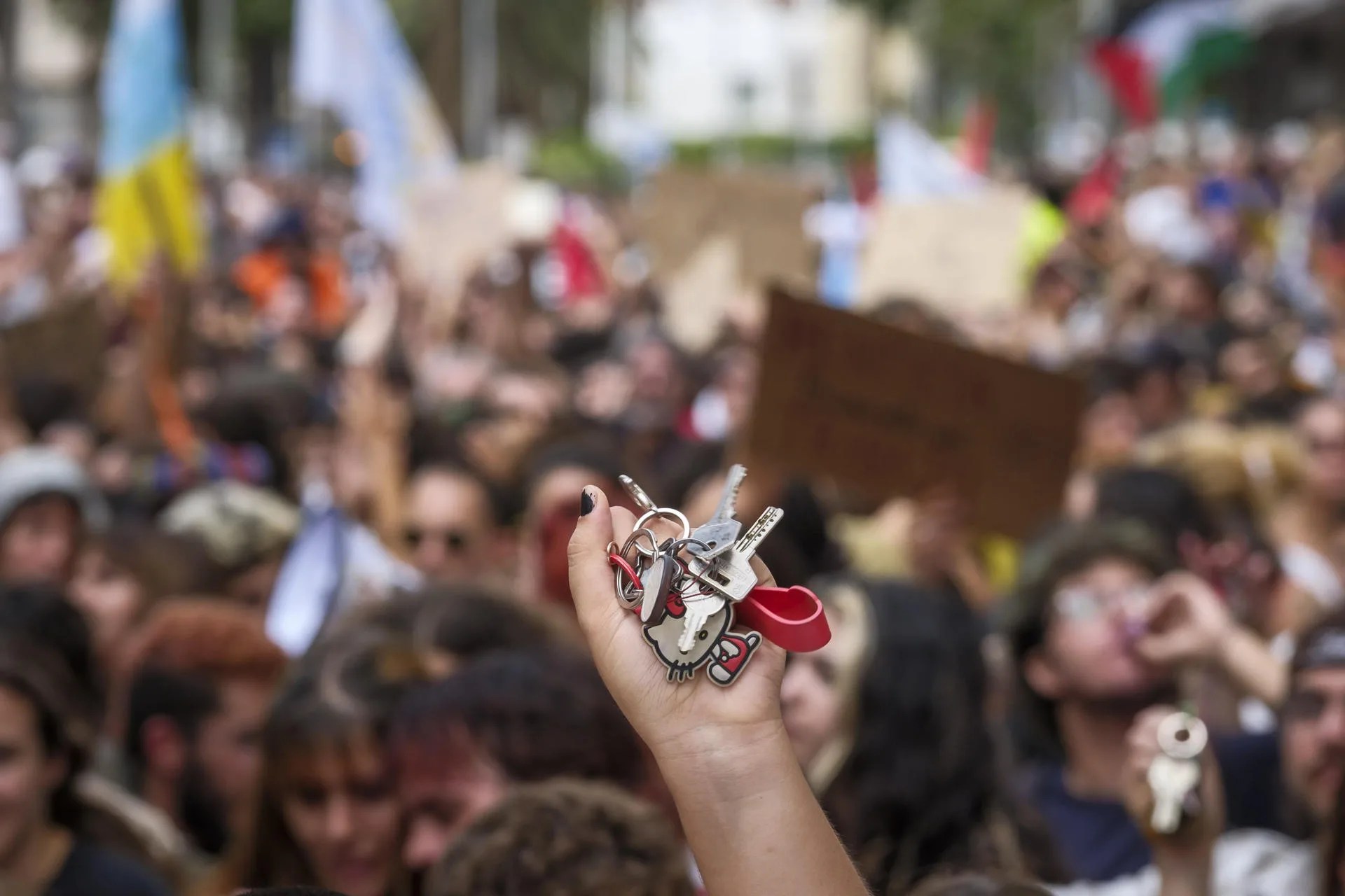 Foto de archivo de la manifestación por la vivienda celebrada el 3 de octubre en Las Palmas de Gran Canaria. EFE/ Ángel Medina G.
