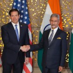 El secretario de Estado de Estados Unidos, Marco Rubio (2i), se reúne con el ministro de Exteriores indio, Subrahmanyam Jaishankar (2d),