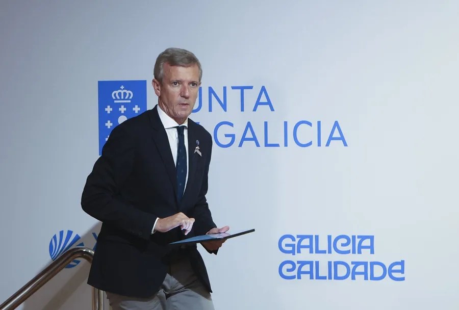 El titular de la Xunta, Alfonso Rueda comparece en la rueda de prensa posterior a la reunión del Consello hoy en San Caetano.
