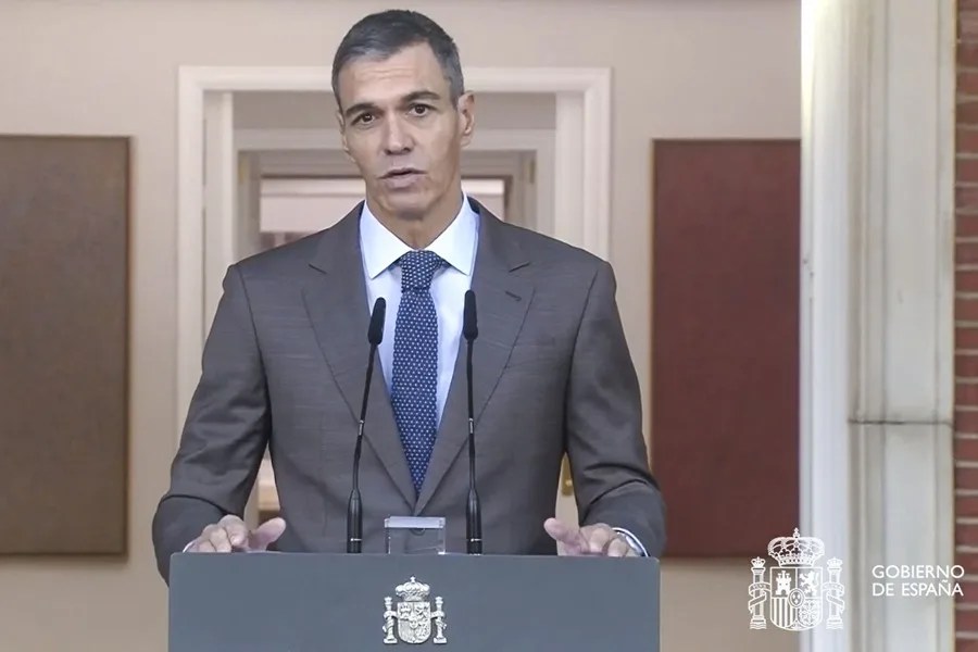 Comparecencia del presidente del Gobierno, Pedro Sánchez, este lunes en el Palacio de la Moncloa.