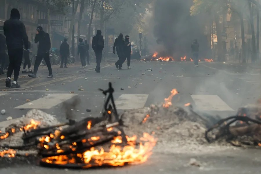 El primer ministro francés considera "elevado" el nivel de amenaza ante las protestas