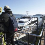 Barcos que trasladan los turistas a las Islas Cíes