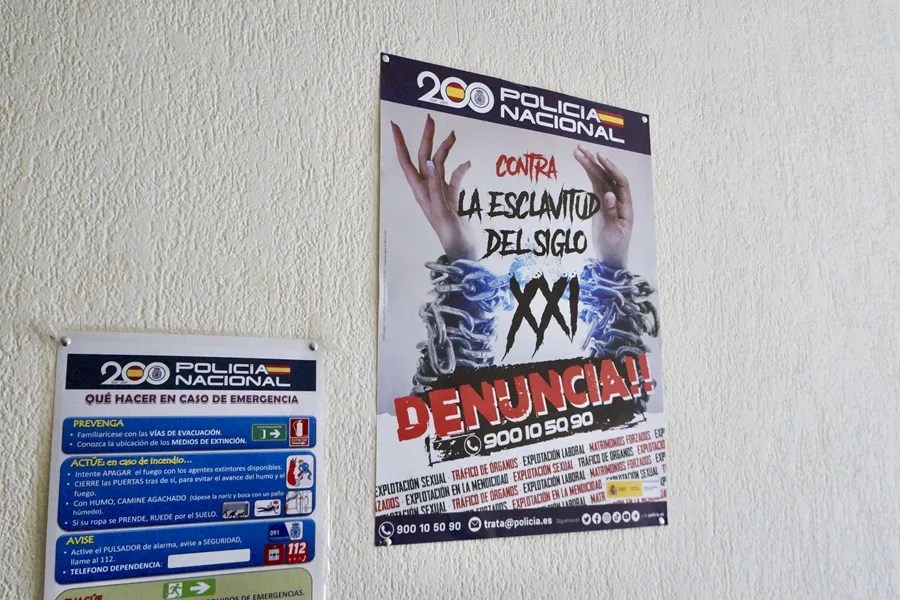 Las mafias han empezado a utilizar apartamentos turísticos para dificultar la acción policial y para desarraigar a estas mujeres, aislándolas por completo de su entorno.