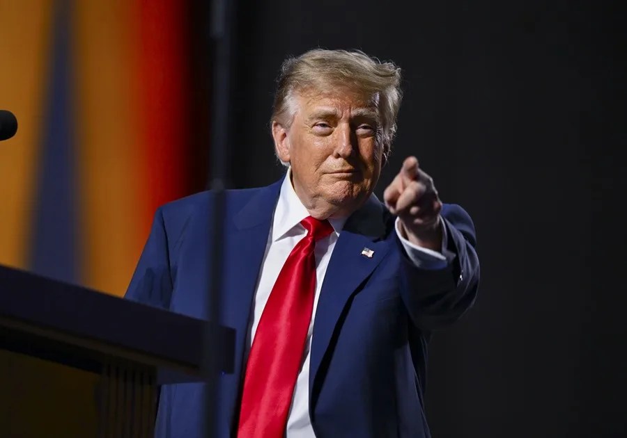 Trump pronostica que la segunda vuelta en Brasil estará "muy reñida"