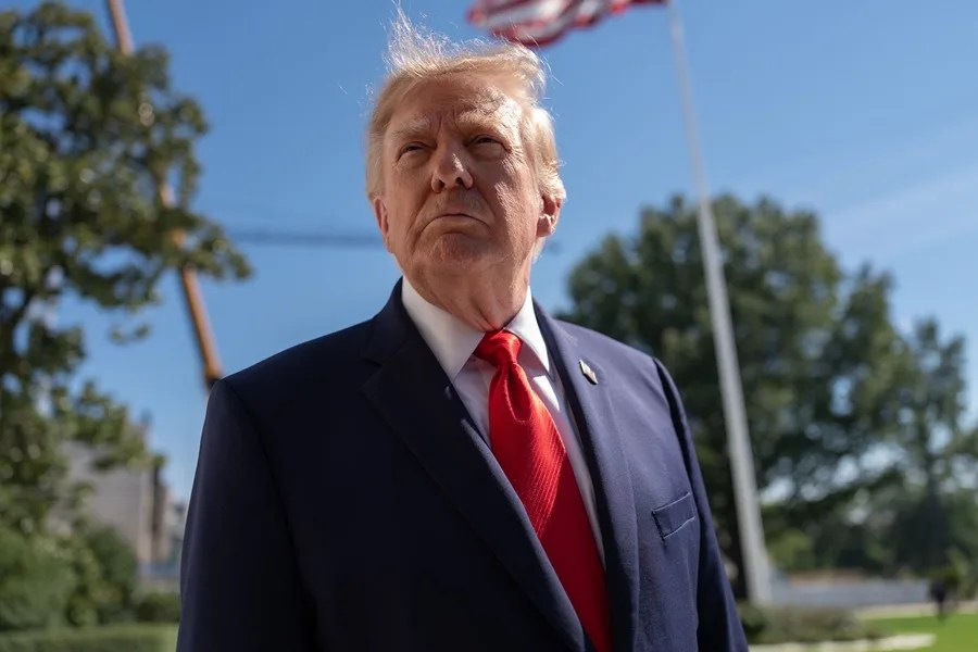 La Casa Blanca excluye de nuevo a la CNN de la cobertura de un viaje de Trump