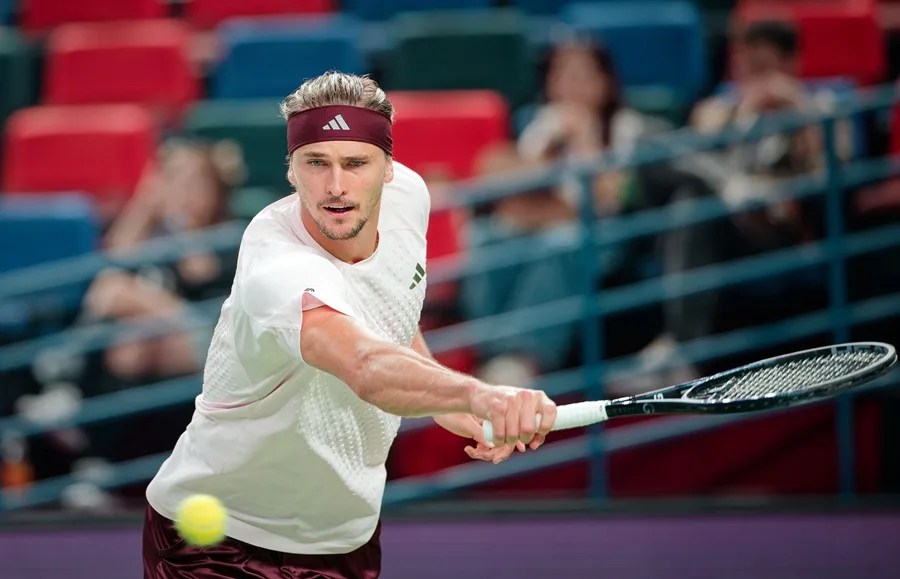 El tenista Alexander Zverev, durante el partido de hoy en Shanghái
