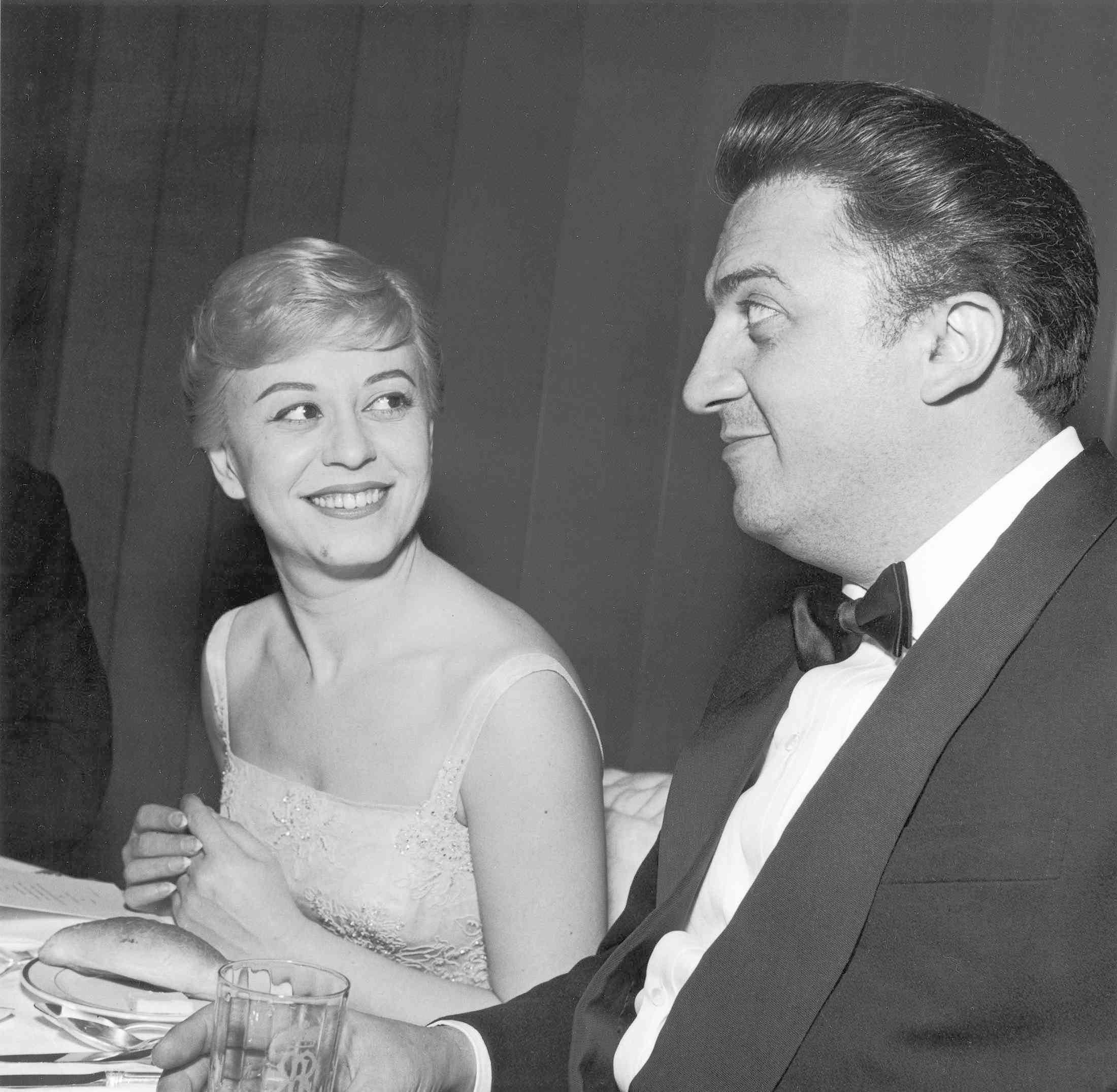 Fellini e Giulietta Masina, protagonista de "La Strada"