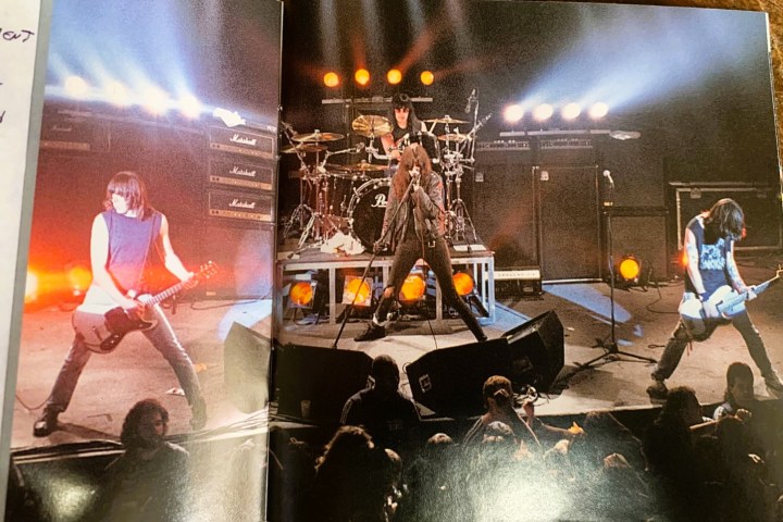 Ramones em sua última apresentação (Foto: Encarte do CD We're Outta Here)